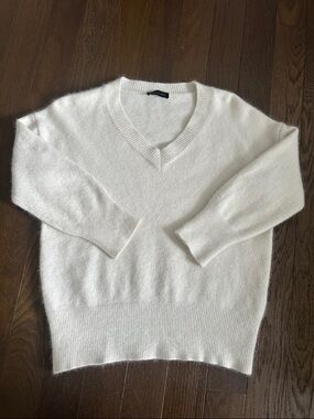 Bazilika extremely soft cashmere V-Neck Sweater one size retail €415